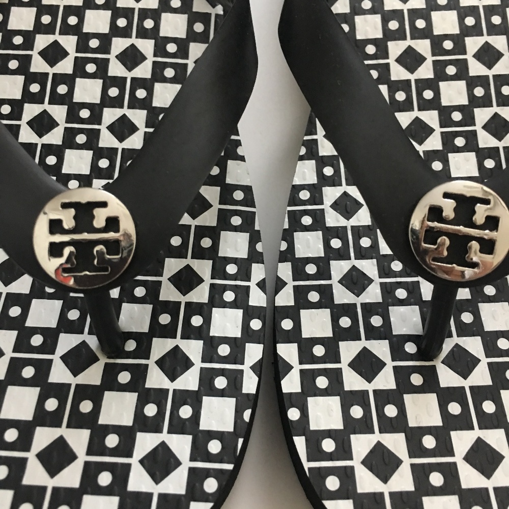 Tory Burch Flip Flops Sz 7